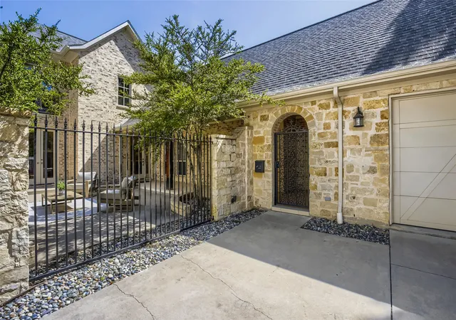 Photo 1 of Single family home for sale at 6335 Vanderbilt Ave, Dallas, TX 75214 | MLS# 21367516 | Listing updated on 2026-09-13