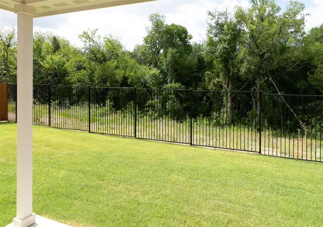 Photo 2 of Single family home for sale at 210 Lindenwood Ave, Melissa, TX 75454 | MLS# 21367544 | Listing updated on 2026-09-13