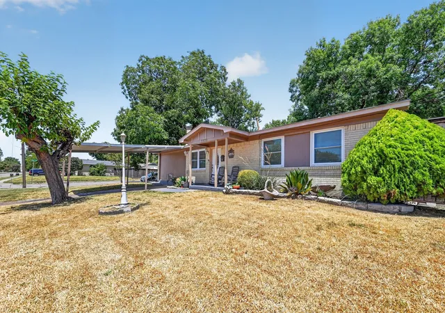 Photo 3 of Single family home for sale at 3532 Edgebrook Dr, Mesquite, TX 75150 | MLS# 21358882 | Listing updated on 2026-09-23