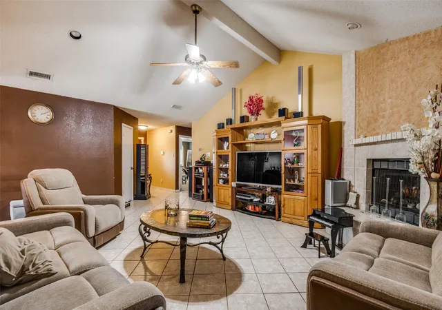 Photo 3 of Sale Pending at 2613 Independence Dr, Mesquite, TX 75150 | MLS# 21335623 | Listing updated on 2026-09-14