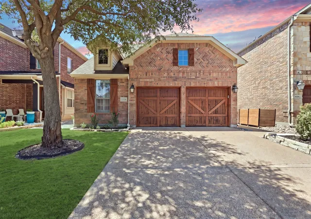 Photo 1 of Single family home for sale at 1324 Cog Hill Dr, Fort Worth, TX 76120 | MLS# 21364837 | Listing updated on 2026-09-21
