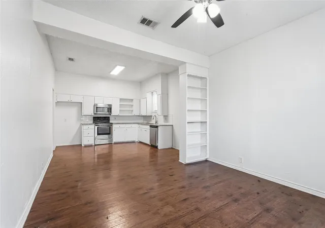 Photo 3 of Single family home for sale at 900 W Morgan St, Denison, TX 75020 | MLS# 21365293 | Listing updated on 2026-09-29