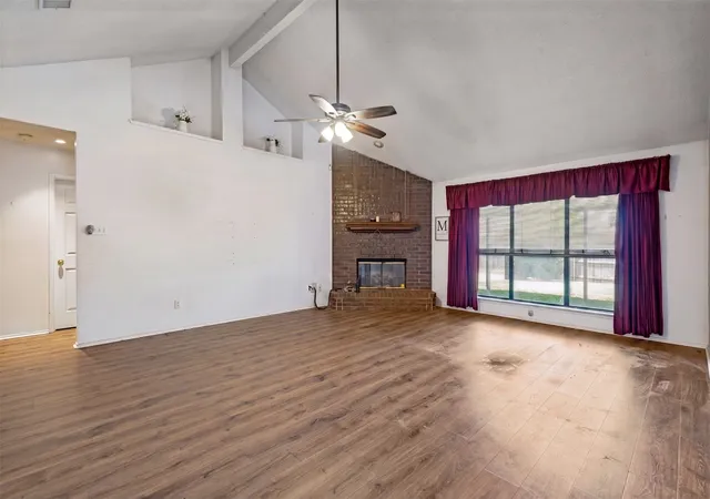 Photo 3 of Sale Pending at 821 Creek Valley Rd, Mesquite, TX 75181 | MLS# 21367301 | Listing updated on 2026-09-08