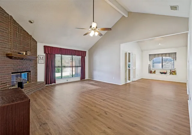 Photo 4 of Sale Pending at 821 Creek Valley Rd, Mesquite, TX 75181 | MLS# 21367301 | Listing updated on 2026-09-08