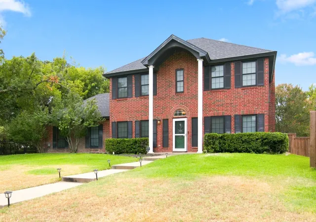 Photo 2 of Single family home for sale at 605 Keel Wy, Azle, TX 76020 | MLS# 21366997 | Listing updated on 2026-09-14