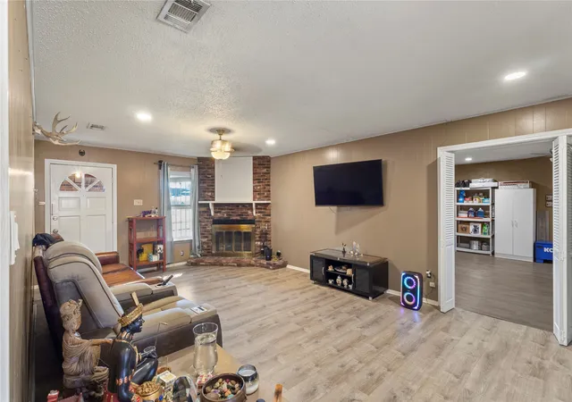 Photo 3 of Single family home for sale at 1646 Savage Dr, Mesquite, TX 75149 | MLS# 21358815 | Listing updated on 2026-10-06