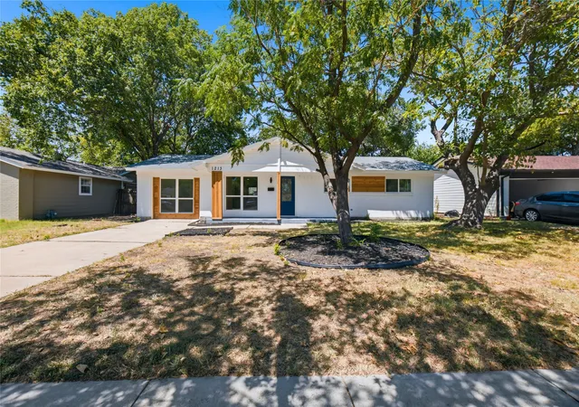 Photo 2 of Single family home for sale at 1213 Fairdale St, Irving, TX 75062 | MLS# 21367671 | Listing updated on 2026-09-08