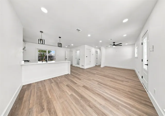Photo 3 of Single family home for sale at 1213 Fairdale St, Irving, TX 75062 | MLS# 21367671 | Listing updated on 2026-09-30