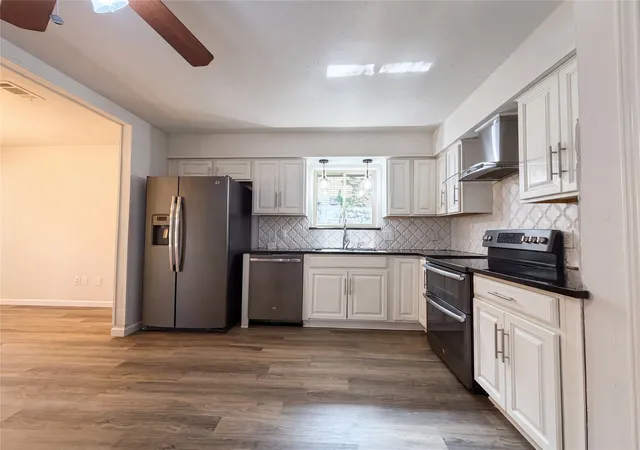 Photo 3 of Single family home for sale at 5804 Ridge Dr, Arlington, TX 76016 | MLS# 21367673 | Listing updated on 2026-09-08