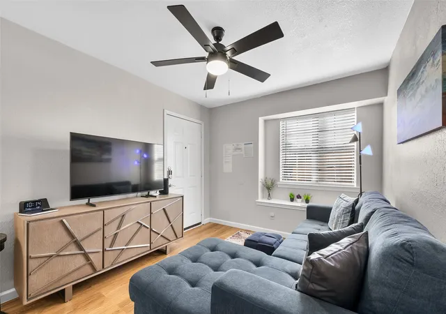 Photo 2 of Condo for sale at 1712 Crest Point Dr, Arlington, TX 76012 | MLS# 21367952 | Listing updated on 2026-09-09