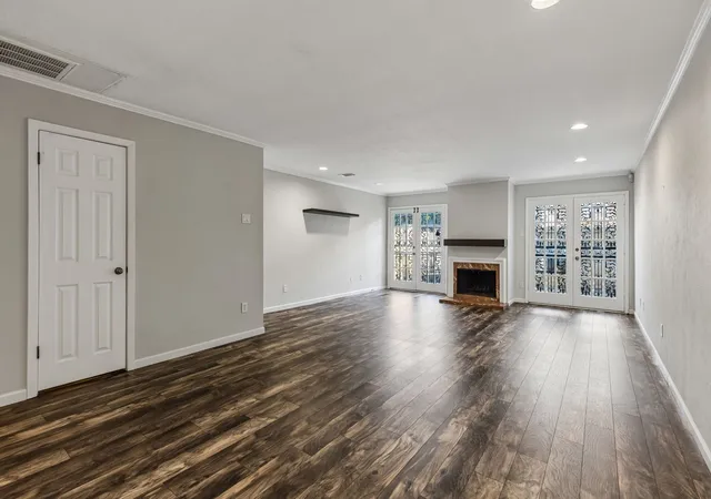 Photo 4 of Sale Pending at 4017 Buena Vista St #103, Dallas, TX 75204 | MLS# 21364421 | Listing updated on 2026-10-01