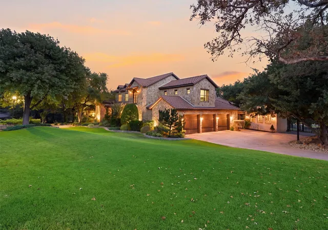 Photo 2 of Sale Pending at 1501 Oaklawn Ct, Aledo, TX 76008 | MLS# 21368069 | Listing updated on 2026-09-10