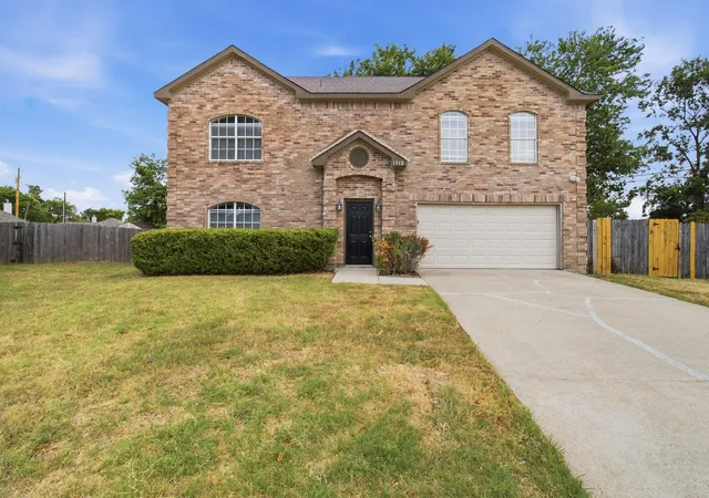 Photo 1 of Single family home for sale at 1512 Yellowbird Ct, De Soto, TX 75115 | MLS# 21366327 | Listing updated on 2026-09-11