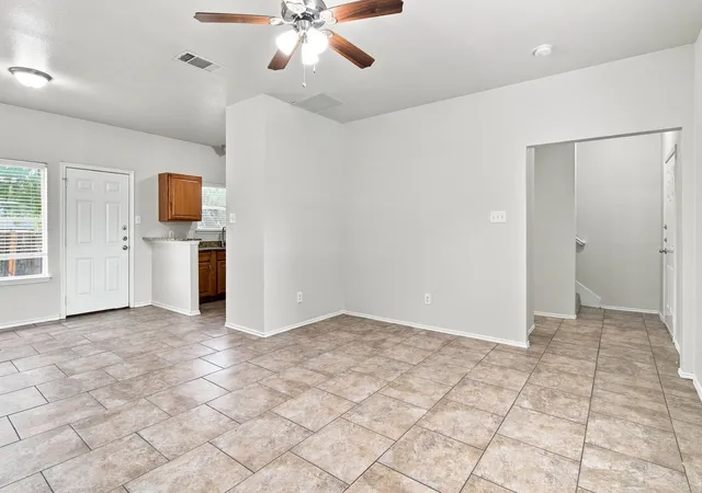 Photo 4 of Single family home for sale at 1512 Yellowbird Ct, De Soto, TX 75115 | MLS# 21366327 | Listing updated on 2026-09-11