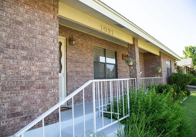 Photo 3 of Single family home for sale at 1021 Avenue B, Fredericksburg, TX 78624 | MLS# 21363198 | Listing updated on 2026-09-07