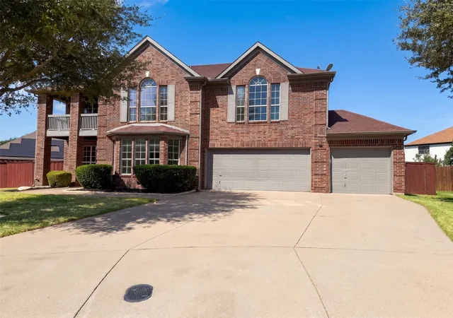 Photo 1 of Sale Pending at 1402 Stone Oak Ct, Cedar Hill, TX 75104 | MLS# 21368117 | Listing updated on 2026-09-15