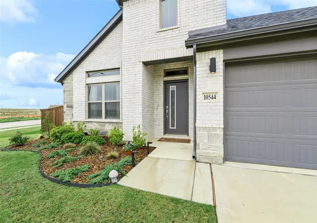 Photo 2 of Single family home for sale at 10544 Landry Bluff Ln, Fort Worth, TX 76126 | MLS# 21367803 | Listing updated on 2026-09-09