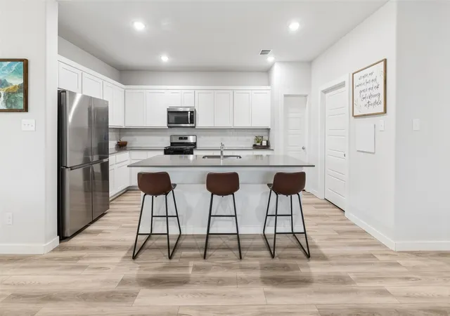 Photo 4 of Single family home for sale at 10544 Landry Bluff Ln, Fort Worth, TX 76126 | MLS# 21367803 | Listing updated on 2026-09-09