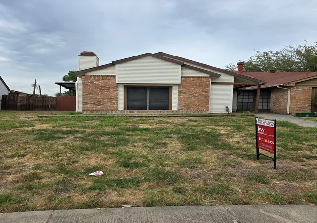 Photo 1 of Single family home for sale at 428 Liberty Pl, Grand Prairie, TX 75052 | MLS# 21368077 | Listing updated on 2026-09-11