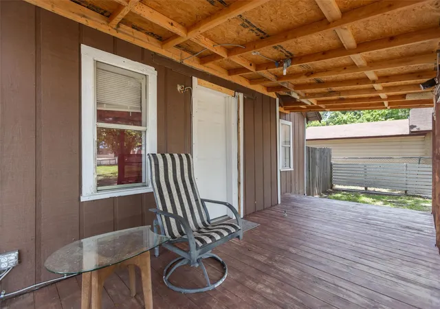 Photo 3 of Single family home for sale at 606 N Needmore St, Athens, TX 75751 | MLS# 21367032 | Listing updated on 2026-09-17