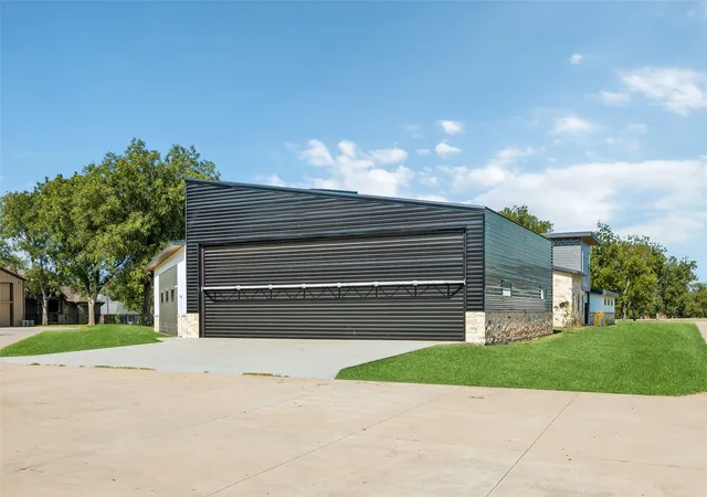 Photo 3 of Single family home for sale at 9003 King Air Dr, Granbury, TX 76049 | MLS# 21360149 | Listing updated on 2026-09-10