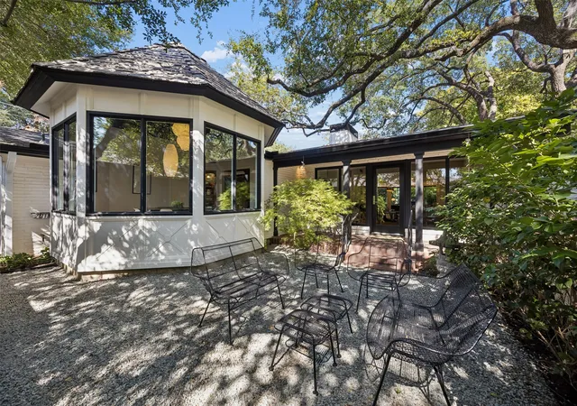Photo 3 of Sale Pending at 5343 Southern Ave, Dallas, TX 75209 | MLS# 21364458 | Listing updated on 2026-09-12