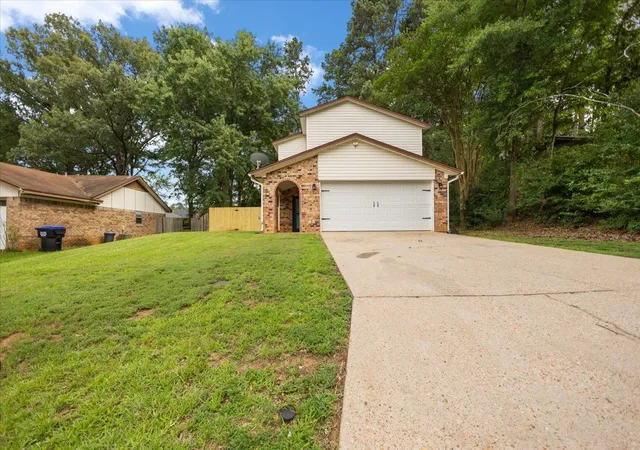 Photo 3 of Single family home for sale at 1210 Chad St, Longview, TX 75604 | MLS# 21360752 | Listing updated on 2026-09-30