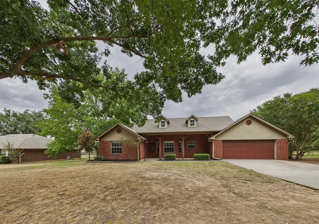 Photo 1 of Sale Pending at 616 W Walcott St, Pilot Point, TX 76258 | MLS# 21365378 | Listing updated on 2026-09-29