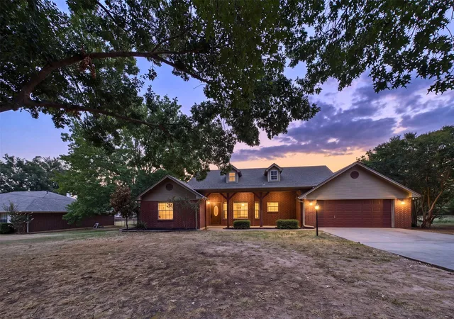 Photo 2 of Sale Pending at 616 W Walcott St, Pilot Point, TX 76258 | MLS# 21365378 | Listing updated on 2026-09-29