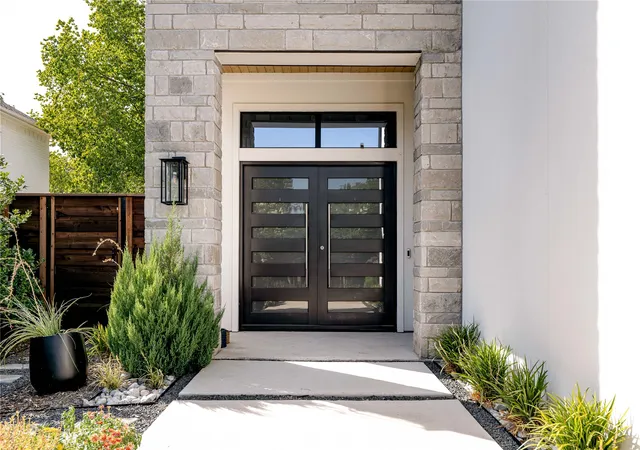 Photo 3 of Mansion for sale at 4515 Elsby Ave, Dallas, TX 75209 | MLS# 21367323 | Listing updated on 2026-09-13