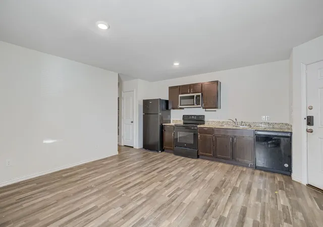Photo 3 of House for sale at 2005-2007 Jb Jackson Jr Blvd, Dallas, TX 75210 | MLS# 21365261 | Listing updated on 2026-09-08