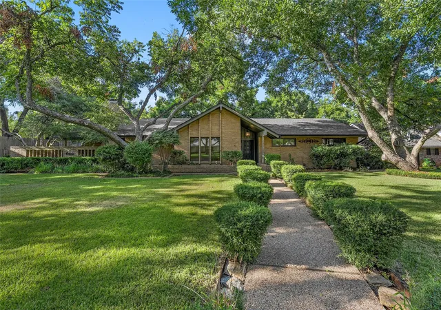 Photo 1 of Single family home for sale at 4808 Pecan Ter, Waco, TX 76710 | MLS# 21367790 | Listing updated on 2026-09-09