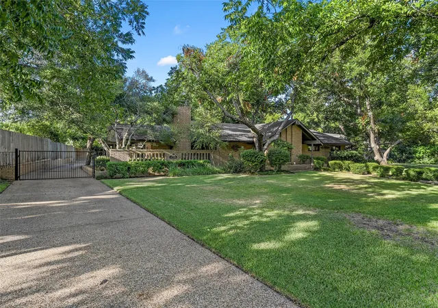 Photo 2 of Single family home for sale at 4808 Pecan Ter, Waco, TX 76710 | MLS# 21367790 | Listing updated on 2026-09-09