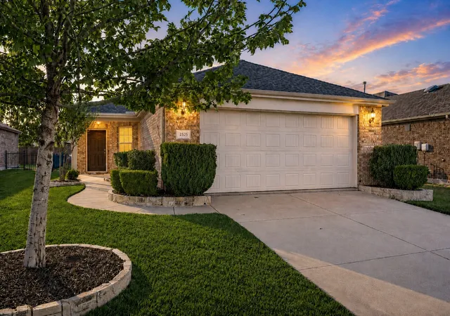 Photo 1 of Single family home for sale at 2325 Beachfront Dr, Frisco, TX 75036 | MLS# 21368195 | Listing updated on 2026-09-10