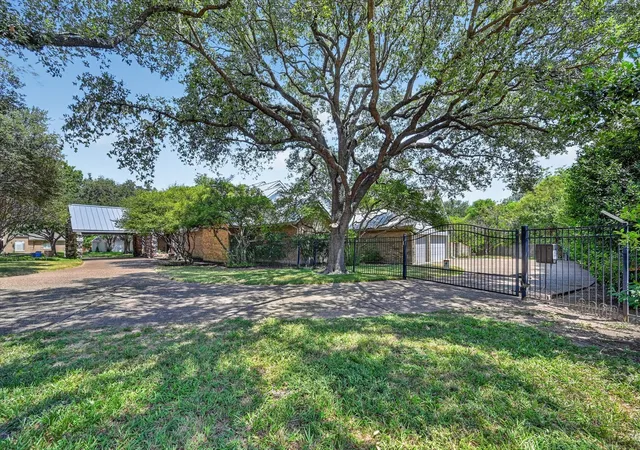 Photo 1 of Sale Pending at 6206 Prestondell Dr, Dallas, TX 75254 | MLS# 21368368 | Listing updated on 2026-09-15