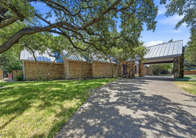 Photo 3 of Sale Pending at 6206 Prestondell Dr, Dallas, TX 75254 | MLS# 21368368 | Listing updated on 2026-09-15
