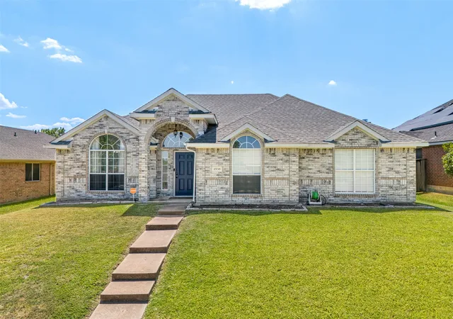 Photo 1 of Single family home for sale at 1938 Woodglen Dr, Mesquite, TX 75149 | MLS# 21362427 | Listing updated on 2026-09-08