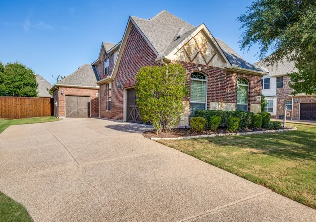 Photo 3 of Sale Pending at 2415 Strathfield Ln, Trophy Club, TX 76262 | MLS# 21367481 | Listing updated on 2026-09-11