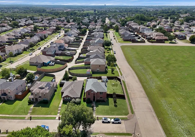 Photo 4 of Single family home for sale at 3101 Silver Creek Dr, Mesquite, TX 75181 | MLS# 21368455 | Listing updated on 2026-09-11