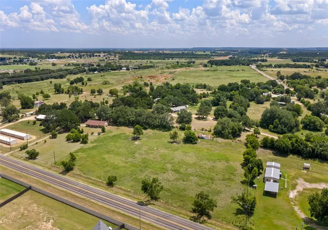 Photo 3 of Single family home for sale at 2952 State Hwy 144, Glen Rose, TX 76043 | MLS# 21280921 | Listing updated on 2026-09-10
