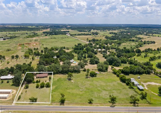 Photo 3 of Single family home for sale at 2952 State Hwy 144, Glen Rose, TX 76043 | MLS# 21280921 | Listing updated on 2026-09-10