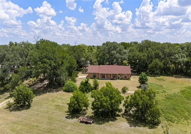 Photo 4 of Single family home for sale at 2952 State Hwy 144, Glen Rose, TX 76043 | MLS# 21280921 | Listing updated on 2026-09-10