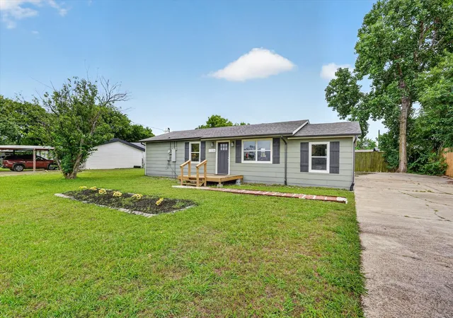 Photo 1 of Sale Pending at 1116 Bozman Rd, Wylie, TX 75098 | MLS# 21368523 | Listing updated on 2026-09-14