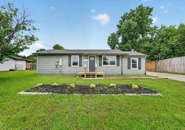 Photo 2 of Sale Pending at 1116 Bozman Rd, Wylie, TX 75098 | MLS# 21368523 | Listing updated on 2026-09-14