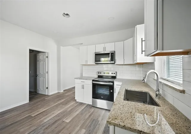 Photo 3 of Single family home for sale at 412 3Rd St, Whitesboro, TX 76273 | MLS# 21368226 | Listing updated on 2026-09-10