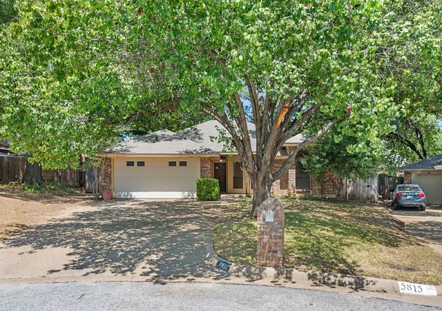 Photo 1 of Sale Pending at 5811 Terra Dr, Arlington, TX 76017 | MLS# 21360725 | Listing updated on 2026-09-11