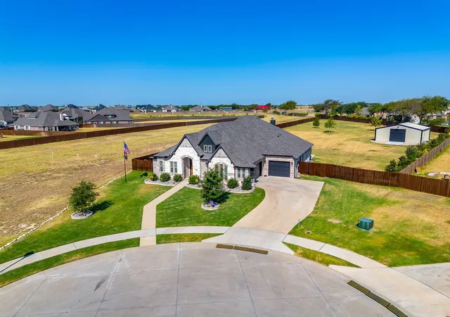 Photo 3 of Sale Pending at 340 Trail Dust Dr, Godley, TX 76044 | MLS# 21367933 | Listing updated on 2026-09-15