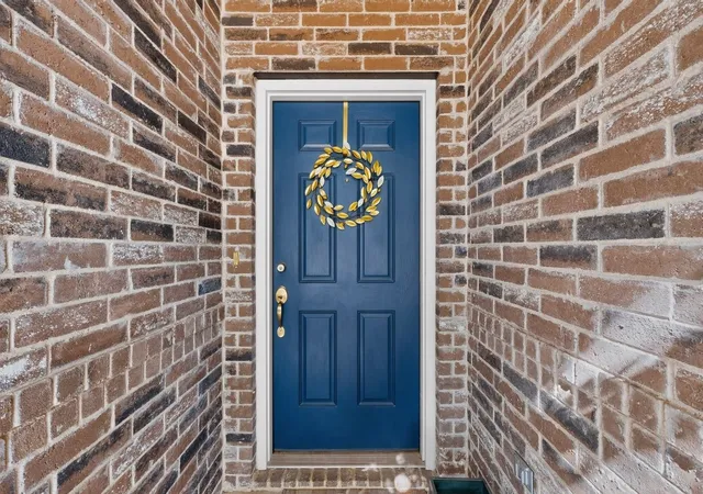 Photo 3 of Single family home for sale at 4724 Waterford Dr, Fort Worth, TX 76179 | MLS# 21368681 | Listing updated on 2026-09-14
