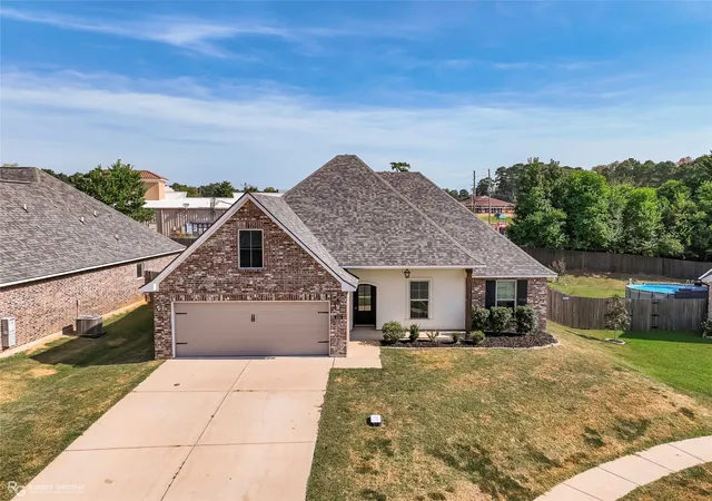 Photo 2 of Sale Pending at 104 Brimestone Loop, Benton, LA 71006 | MLS# 21368261 | Listing updated on 2026-09-11