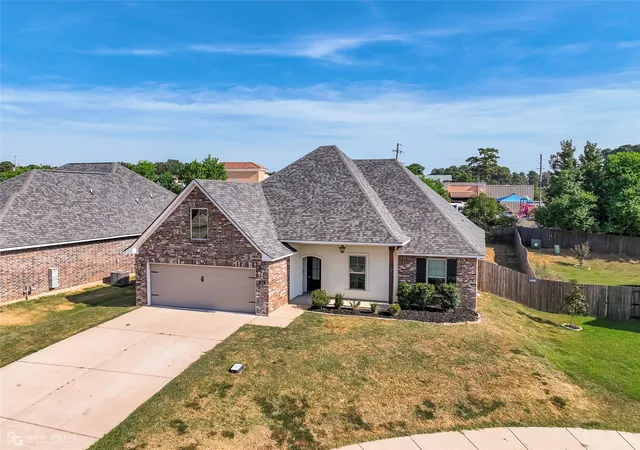 Photo 3 of Sale Pending at 104 Brimestone Loop, Benton, LA 71006 | MLS# 21368261 | Listing updated on 2026-09-11